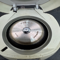 Eppendorf 5452 MiniSpin Centrifuge image 2